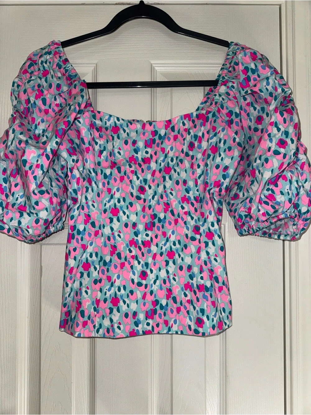 NWOT Lilly Pulitzer Women’s Sweetheart Puff-Sleeve Top in Pink and Teal Print